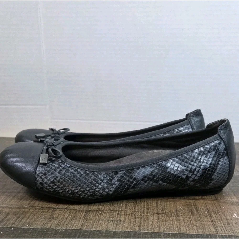 Vionic Minna Snakeskin Leather Ballet Flat Cap Toe Slip On Bow Size 8